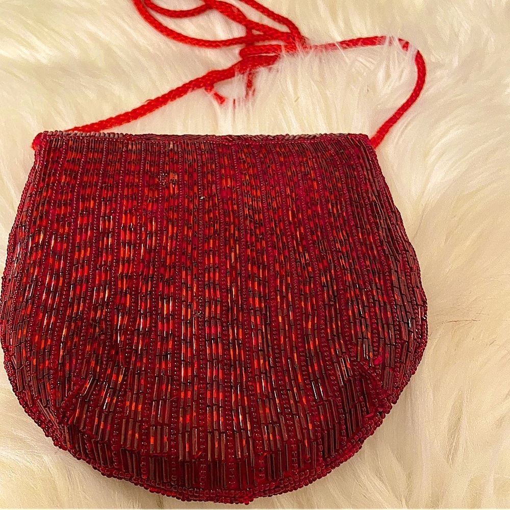 Magid Women’s Red Heavily Sequins Shoulder Bag - Picture 3 of 7